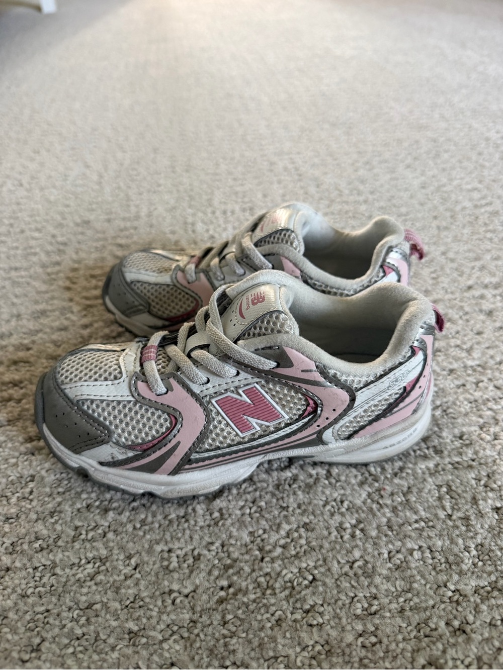 New Balance 530 Kids Silver & Pink Athletic Sneakers